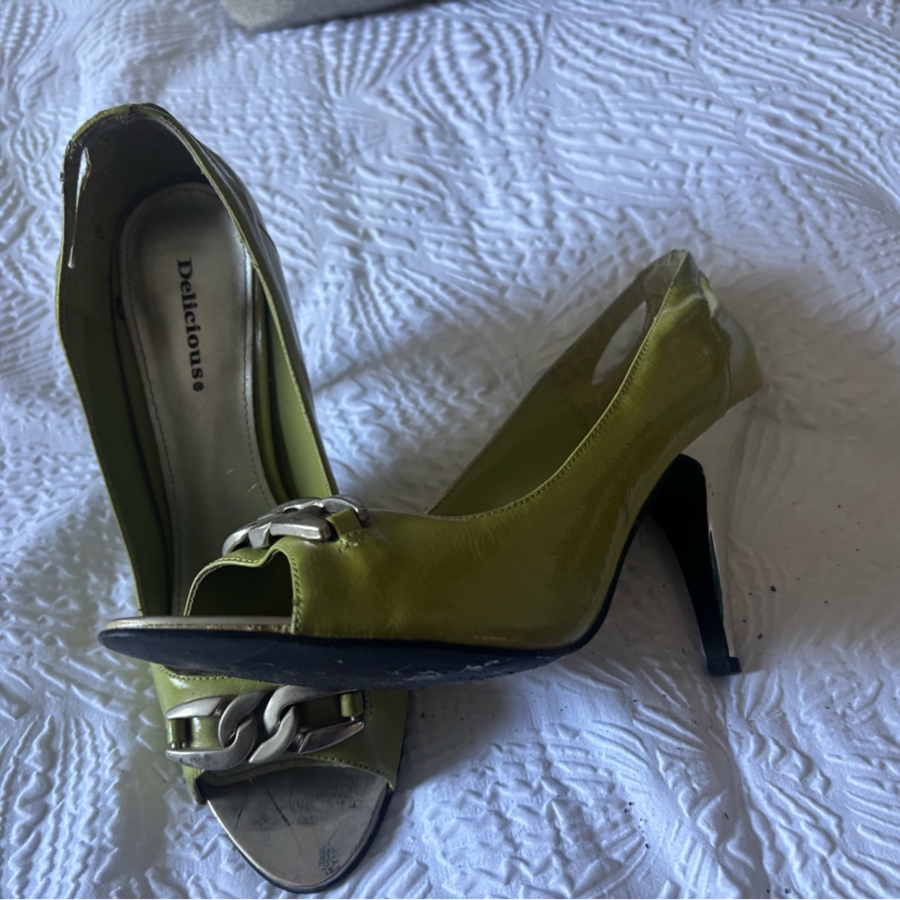 Delicious Green Peep-Toe Heels